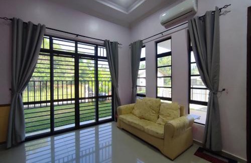 Kampung Pagar Besi Maison | NikNa Homestay Batu Rakit - WIFI