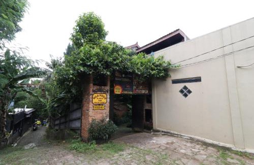 Depok Maison | NILA HOUSE, Sharia Family Home Stay