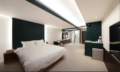 Gunsan Hôtel | Nine Tree Drive in Hotel