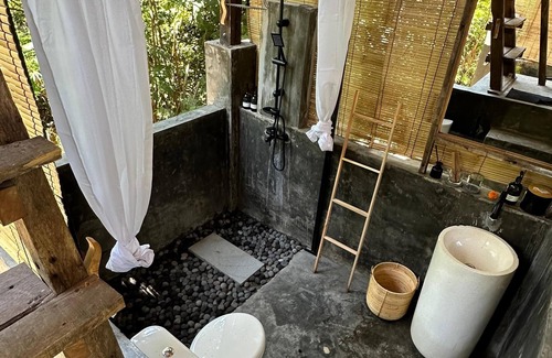 Kedisan Maison | Nirata Treehouse