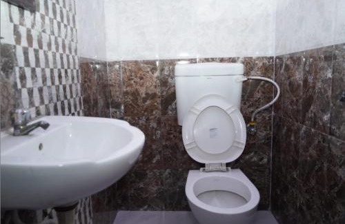 Brahmapur Hôtel | Nirmalya Grand,500mtrs from BAM Railway Station, Brahmapur