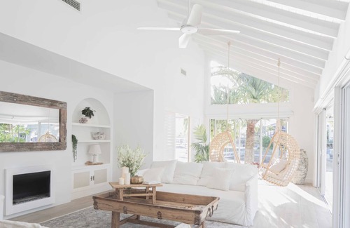 Runaway Bay Maison | NIRVANA@12 - Waterfront Boutique Couples Retreat