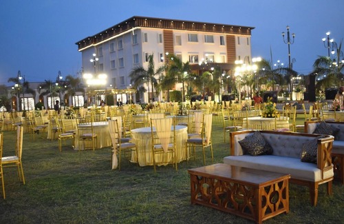 Gaya Station Balnéaire | Nirvana Grand Hotel & Resort