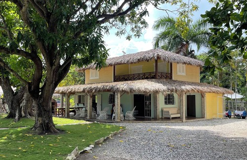 Nizao Villa | NizaoBeachLodge+SeaView+Cozy+3Br-8Px-4Bds-FrontBeach-WiFi-BBQ