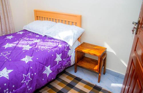 Central Province Lit Et Petit-Déjeuner | Njamba Homes