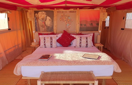 Sidi Badhaj Maison | Nkhila Lodge, camp privé du désert d'Agafay avec 5 chambres de luxe sous tente