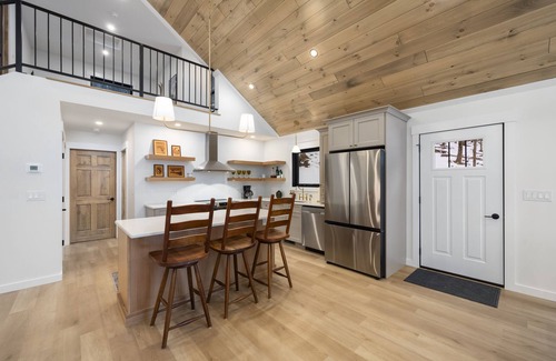Turin Maison | Luxurious Tug Hill Lodge-Direct Snowmobile Access