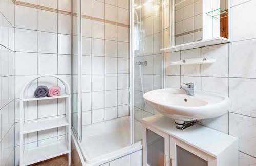 Steffenshagen Appartement | Nr. 1 - 3 Zimmer Ferienwohnung mit Terrasse und Garten - Ostsee Bauernhof Schwalbennest OFC 15