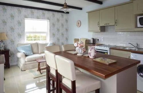 Kilcolgan Cottage | No. 1 Apt, Brandy Harbour Cottage, BALLINDERREEN, COMTÉ GALWAY