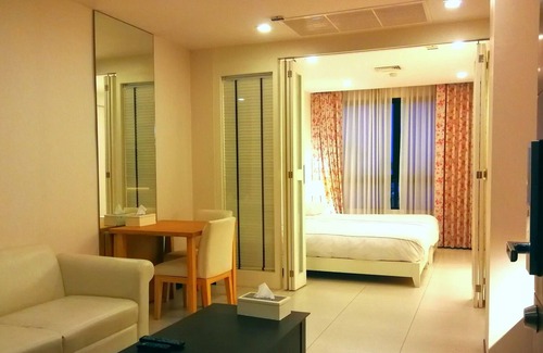 Bang Na Appartement | N ° 32 lits jumeaux Belle chambre BTS Baring parking gratuit