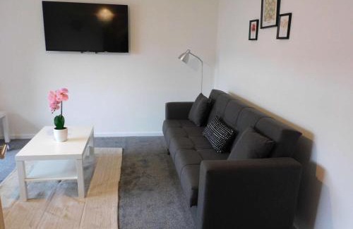 East Kilbride Maison | No 52 - Newly refurbished 3 bedroom home in East Kilbride