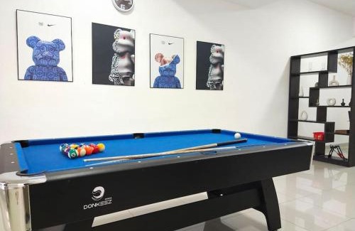 Pasir Penambang Maison | No 68 Sunlight Homestay 4R3B - 24 Pax, Karaoke