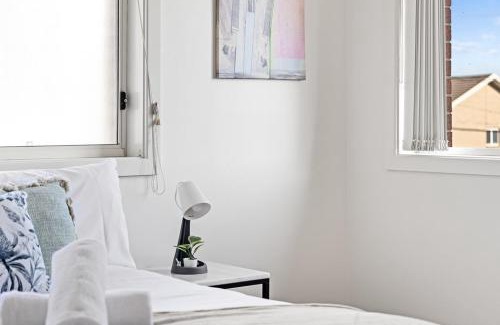 Panania Maison | No Frill Ensuite Double Room in Panania - Near Stations
