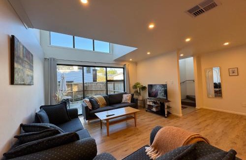 Johnsonville Maison | NO PARTY ALLOWED, Entire Brand New 3 bedroom townhouse, free unlimited fibre wifi and free parking