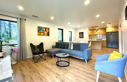 Johnsonville Maison | NO PARTY ALLOWED, Entire Brand New 3 bedroom townhouse, free unlimited fibre wifi and free parking