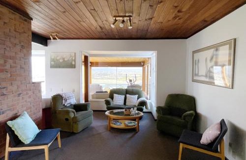 Wellington Maison | NO PARTY ALLOWED,Sea view 5 bedroom house