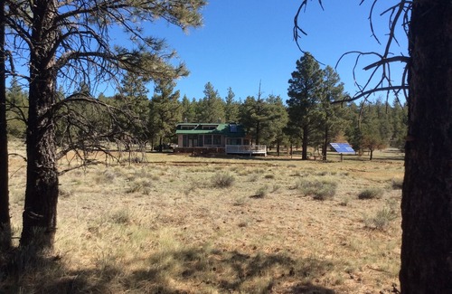 Flagstaff Cottage | CHALET DE MARIAGE DE VANESSA: PAS DE TÉLÉPHONE, PAS DE PISCINE, PAS DE CIGARETTES, PRÈS DE LA PISTE D'ARIZONA