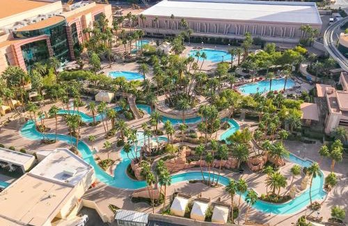 Las Vegas Maison | No Resort Fee Strip View Balcony+ Free Valet+ Pool