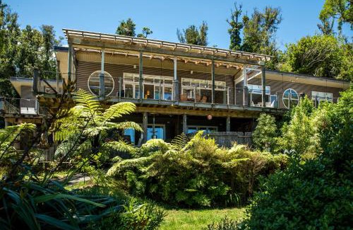 Furneaux Maison | No Road Inn in Endeavour Inlet, Marlborough Sounds