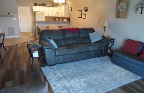 Camdenton Copropriété | Pas d'étapes / à pied / Mise à jour 2BD / 2BA avec bordereau de bateau 12x30 inclus Great View !!!
