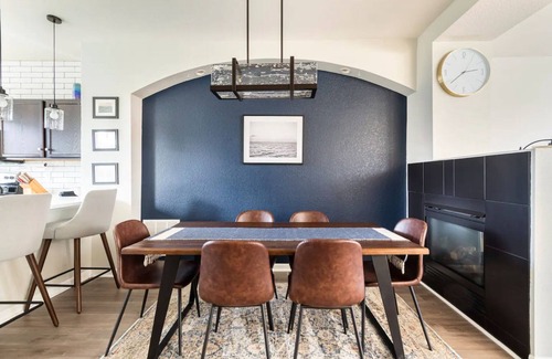 Denver Maison | No xtra fees, 2br, 2.5ba, 3-story townhome, pet friendly with beautiful kitchen