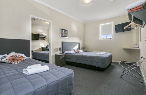 Cambridge Hôtel | No1 Motels On Victoria