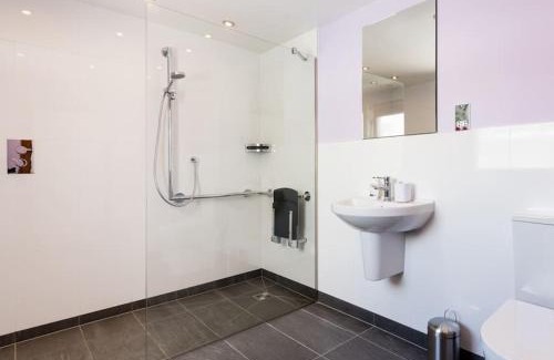 Birnam Maison | No27 Willowbank