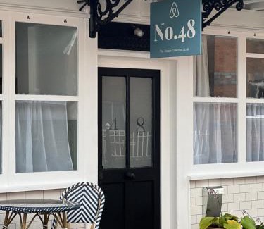 Pewsey Appartement | No48 - Luxe Victorian Shop Conversion in Pewsey