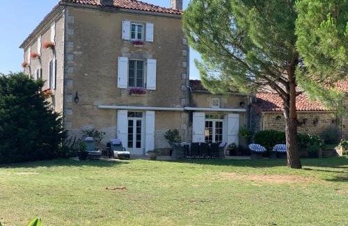 Tuzie Maison | NO5 Chambre D'hotes