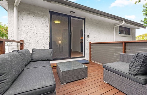 Brisbane Appartement | Noble House ~ 2 chambres / 1salle de bain / 1 voiture ~ Parklands + Transport