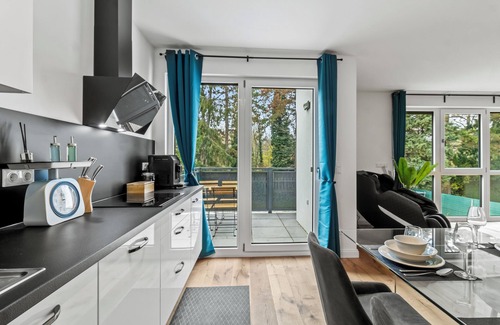 Floridsdorf Appartement | NobleNest | Deluxe Apartment with Workspace, Coffee & Relax Massage, near the center