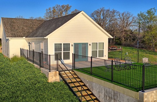 Nocona Maison | Nocona Lakefront with 40 private acres, beds for 8, newly constructed in 2024!