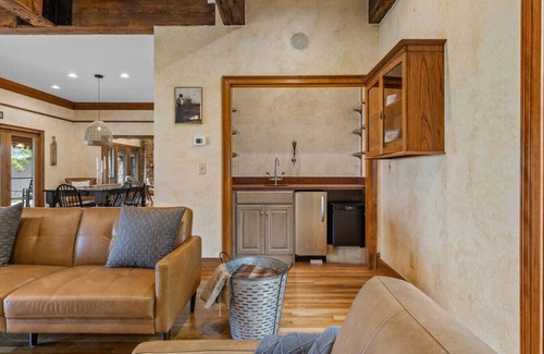 Nolensville Maison | Nolensville 5BR w/Views, Porch & Privacy
