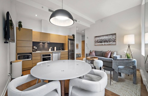 International District Appartement | Nomade MTL, Old MTL, Modern 2BR 1BA Apt in Heart of the City