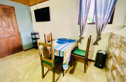 Barrio Dora Lit Et Petit-Déjeuner | Nomads Family Rooms, Fortuna Town