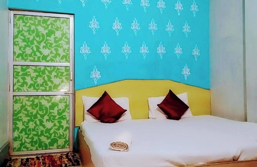 Sarnath Lit Et Petit-Déjeuner | Non Ac single room with attached bathroom