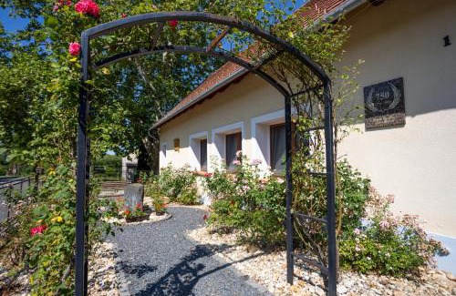 Nagygorbo Maison | Nora Guest House - Happy Rentals