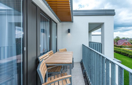 Bensersiel Appartement | Nordseenahes Ferienapartment mit Balkonen, Parkplatz, Schwimmbad- & Saunanutzung