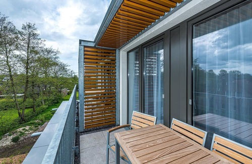 Bensersiel Appartement | Nordseenahes Ferienapartment mit Balkonen, Parkplatz, Schwimmbad- & Saunanutzung