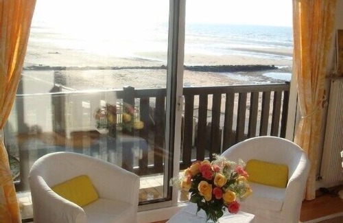 Blonville-sur-Mer Appartement | A Blonville , vue panoramique mer, direct plage, la Terrasse Entre Ciel et Mer .
