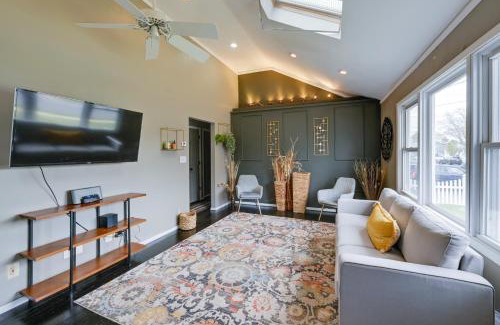 North Babylon Maison | North Babylon Home, Near Belmont Lake State Park!