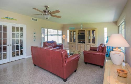 Coronado Shores Maison | North Beach Beauty - Lovely home across the street from the beach. 1814B