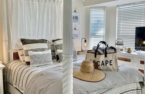 Jose's Hideaway Maison | NORTH CAPTIVA ISLAND Steps to Private Gulf Beaches Pools Hot Tub Golf Cart