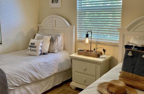 Jose's Hideaway Maison | NORTH CAPTIVA ISLAND Steps to Private Gulf Beaches Pools Hot Tub Golf Cart
