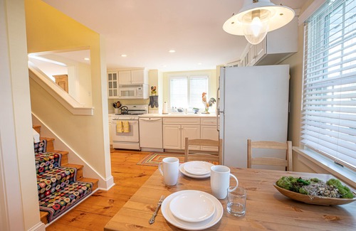 Skaneateles Maison | North Cottage at Hobbit Hollow Farm