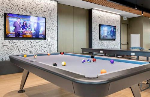 Downtown Boston Maison | North End TD Garden Condo Shared Pool & Rooftop