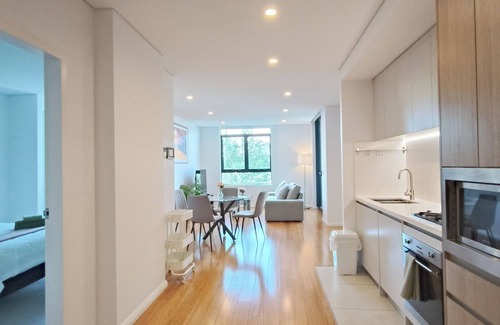 Epping Appartement | North facing cosy 2 Bedrooms ensuite APT | 2 Queen Beds | Free secure parking