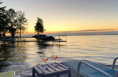 Bridgeport Maison | North Facing Waterfront. Catch Sunset and Sunrise!