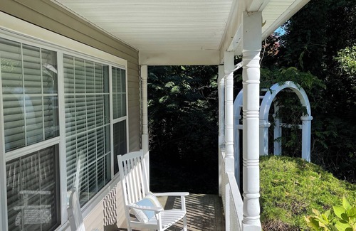 Aquebogue Maison | North Fork Private Oasis