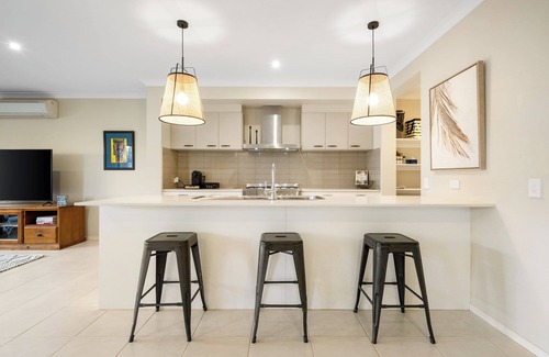 North Geelong Maison | North Geelong Getaway Modern 4-Bedroom Home